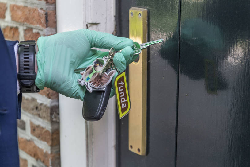 Deur openen - Corona (liggend) - Rene v.d. Burg